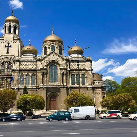Grand Saharov Daire Varna