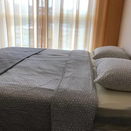 Grand Saharov Apartment Warna